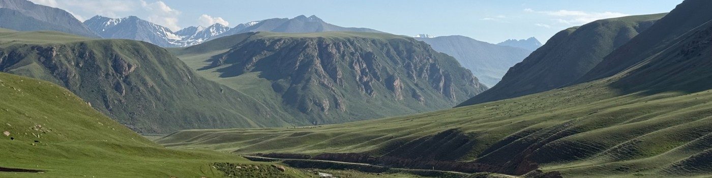 Vallée de haute altitude sur la Route de la Soie, Asie centrale